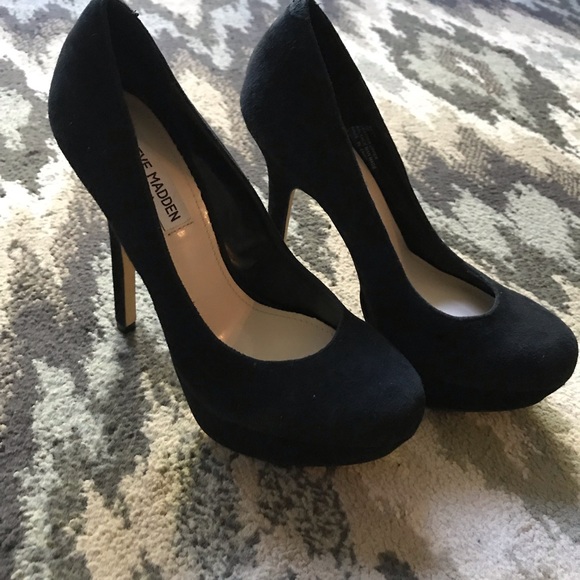Black platform pumps - Picture 3 of 7